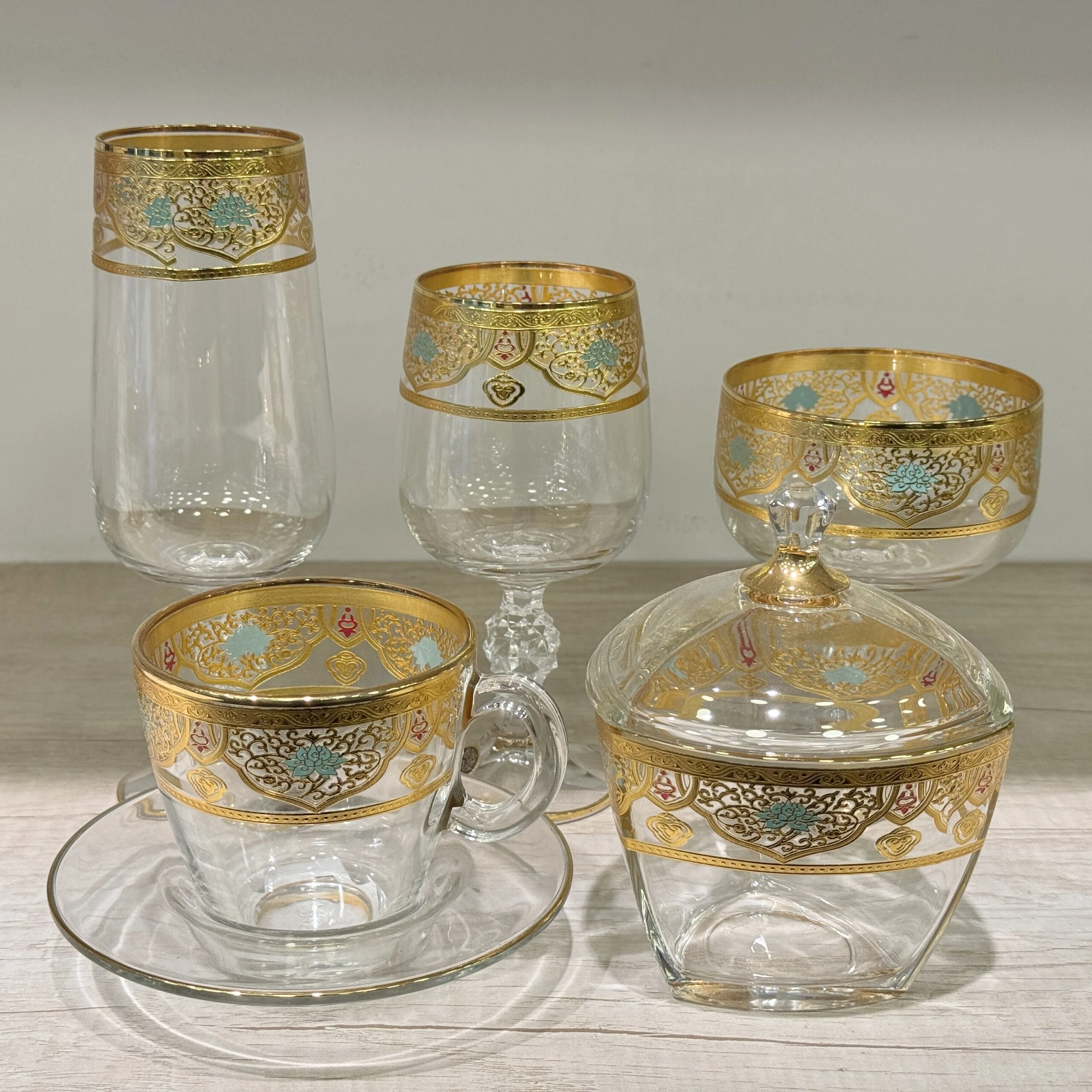 منتجات الزجاج والكريستال