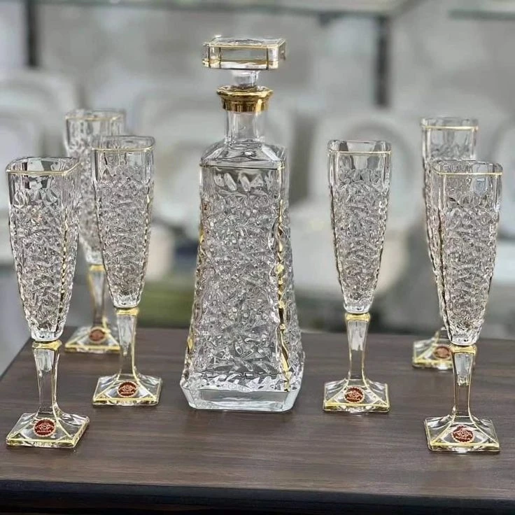 منتجات الزجاج والكريستال